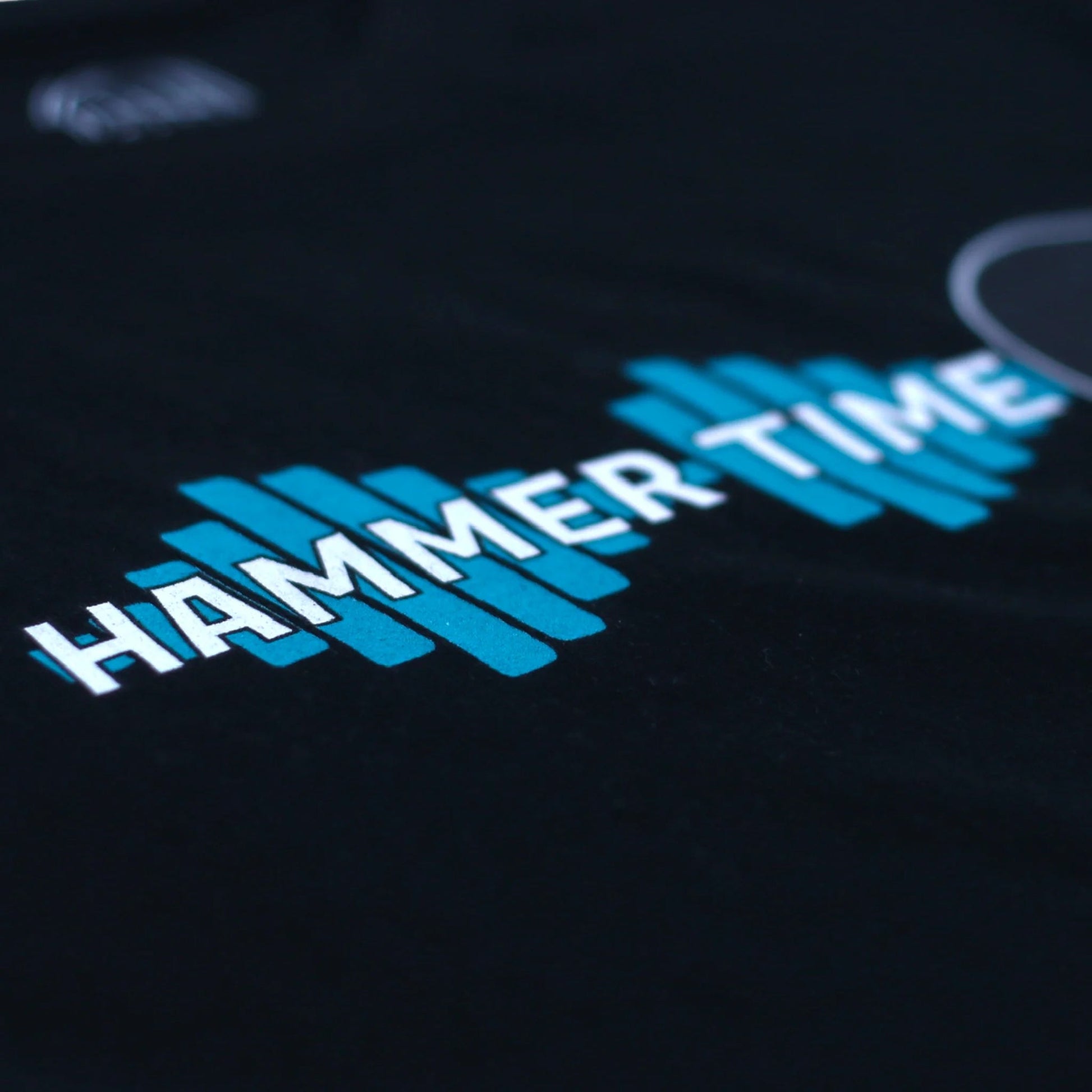 Camiseta Hammer Time - Montdebó
